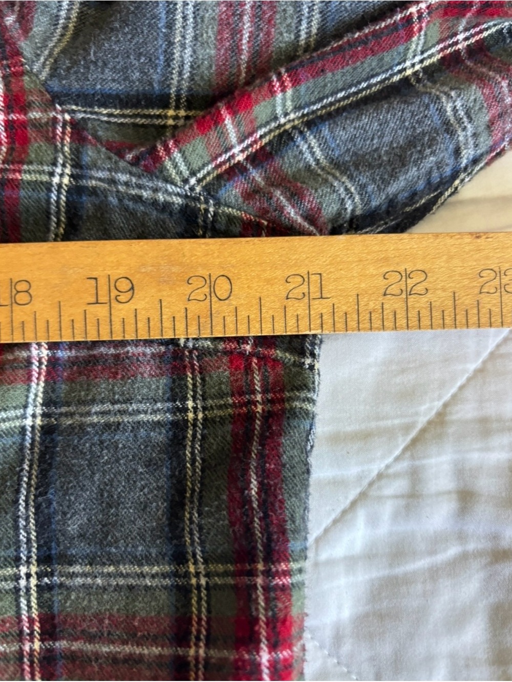 L.L.Bean Women’s Slightly Fitted Plaid Flannel Button Down Shirt Large - Picture 9 of 11